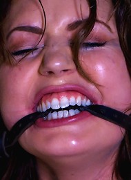 Sarah Shevon Suffers - Live Show Part 2